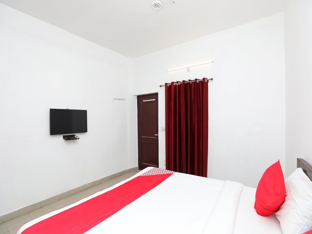 Гуруграм: Hotel Indians by OYO Rooms