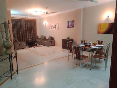 Гуруграм: Pamposh Guest House Gurgaon