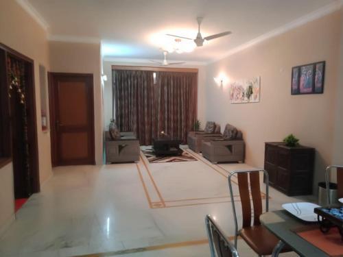 Гуруграм: Pamposh Guest House Gurgaon