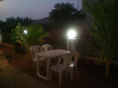 Даполи: Aadima Resorts