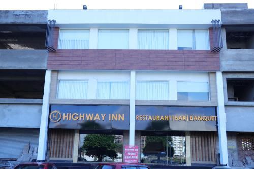 Мохали: Hotel Highway Inn