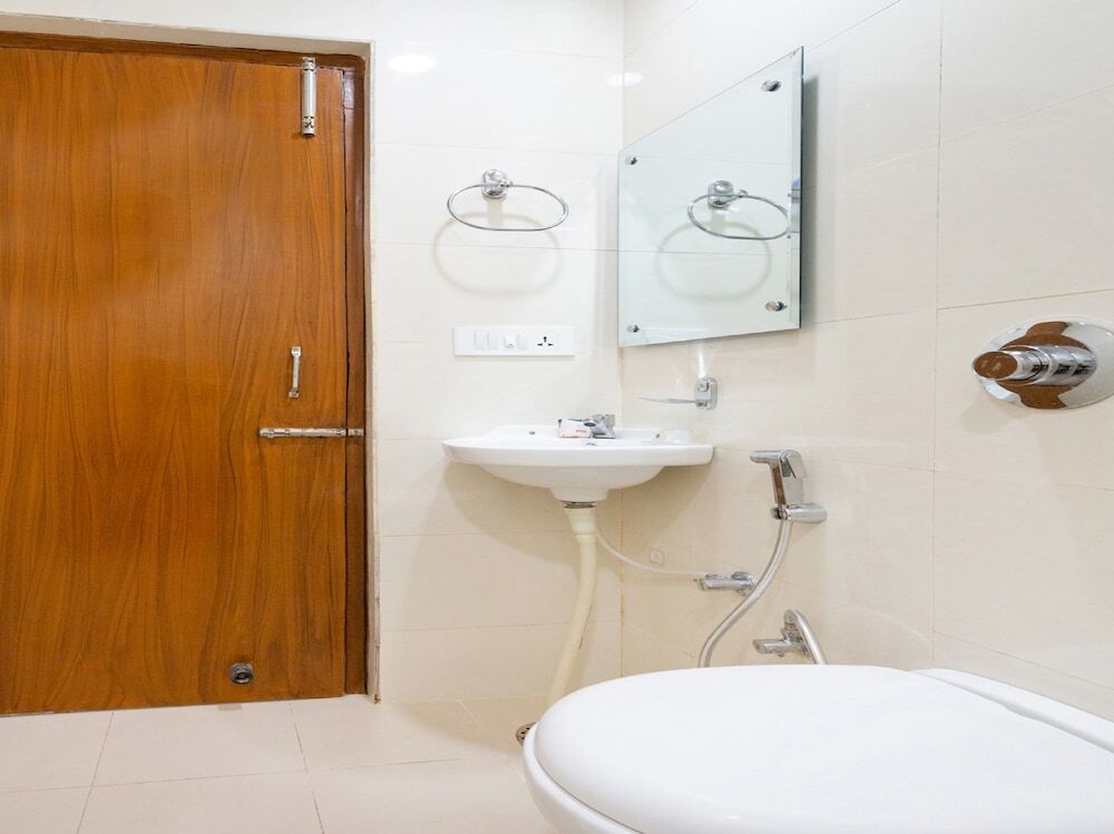 Hotel Kapoor Residency by OYO Rooms — фото 4