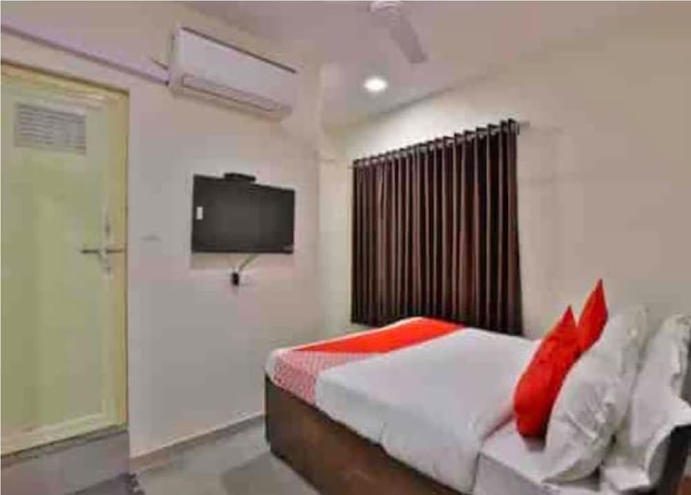 Ахмедабад: Hotel New Suryam