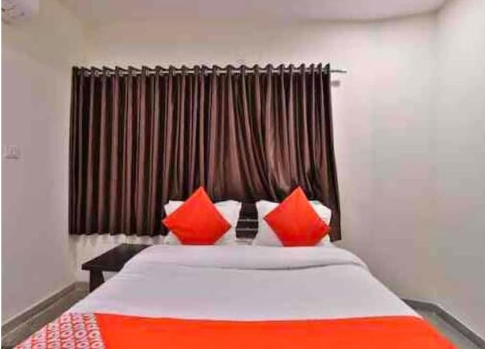 Ахмедабад: Hotel New Suryam