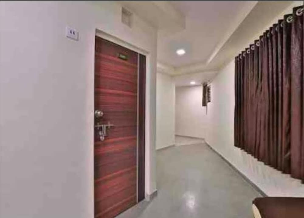Ахмедабад: Hotel New Suryam