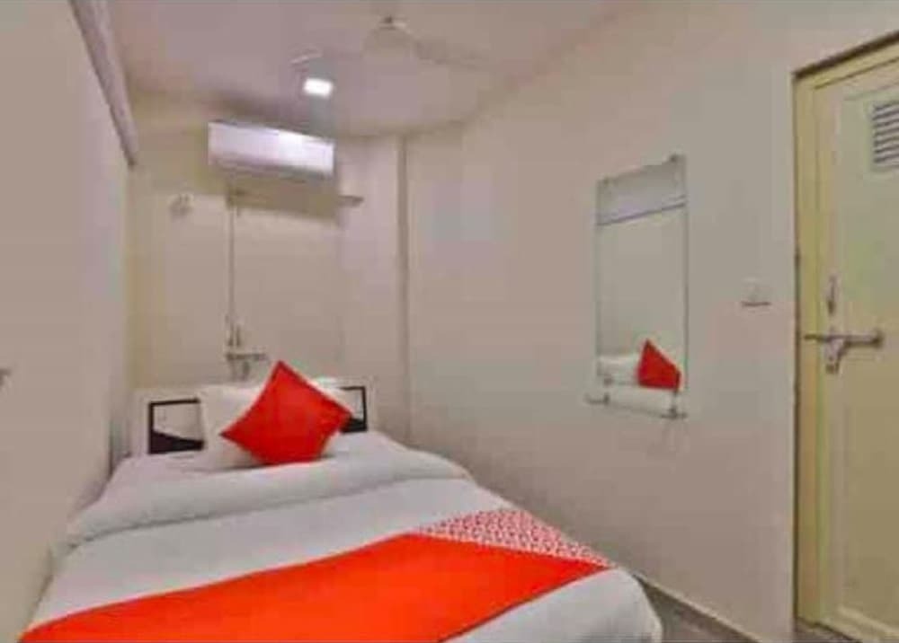 Ахмедабад: Hotel New Suryam