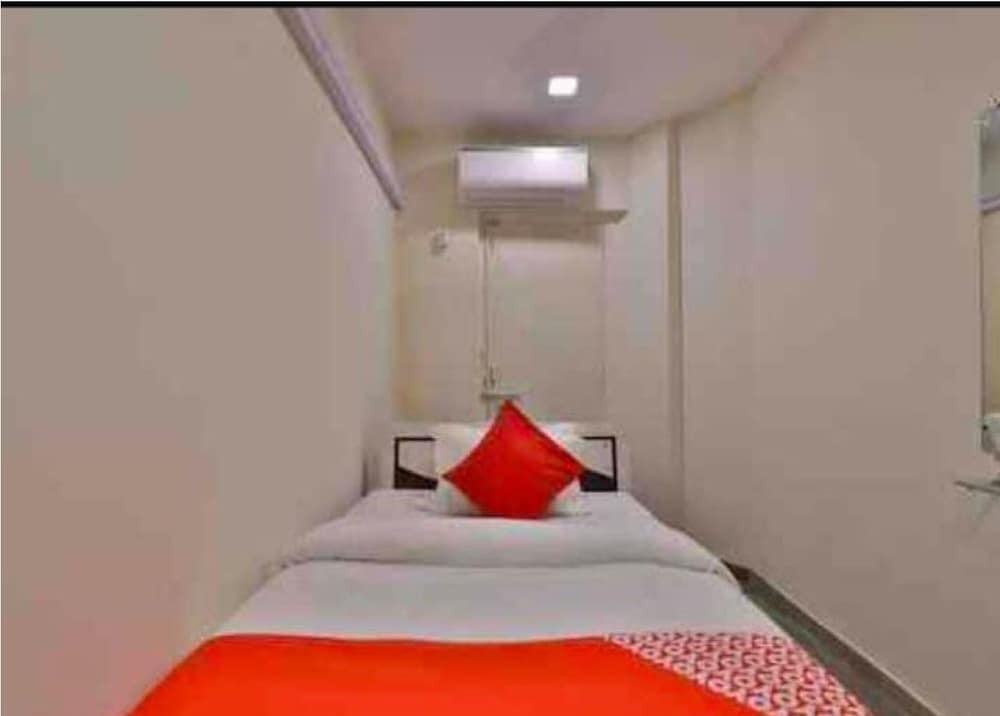 Ахмедабад: Hotel New Suryam