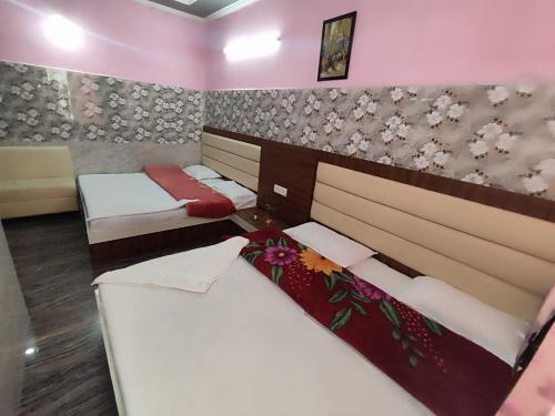 Катра: Vidya Guest House