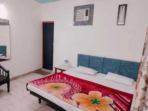 Катра: Vidya Guest House