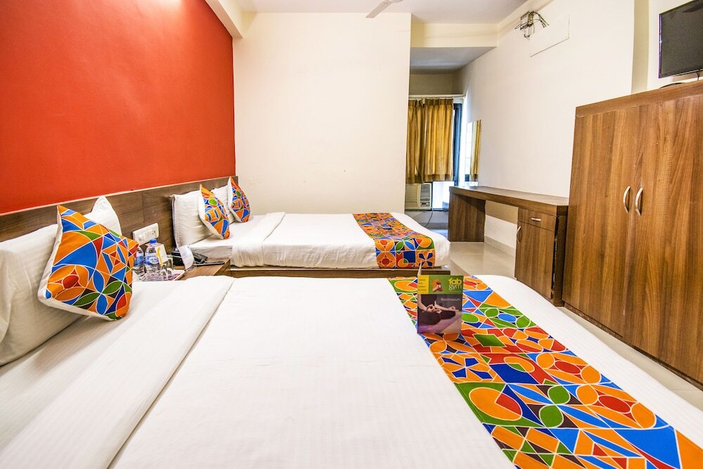 Индаур: Kumars Hotel by OYO Rooms