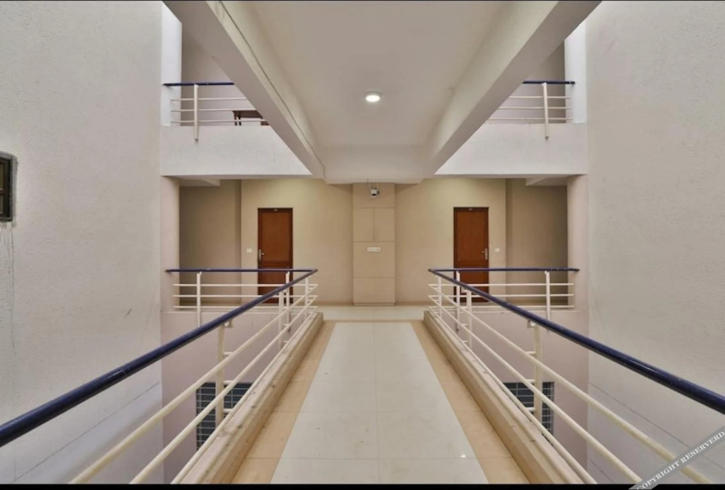 Ананд: Motel Sanvaria Regency