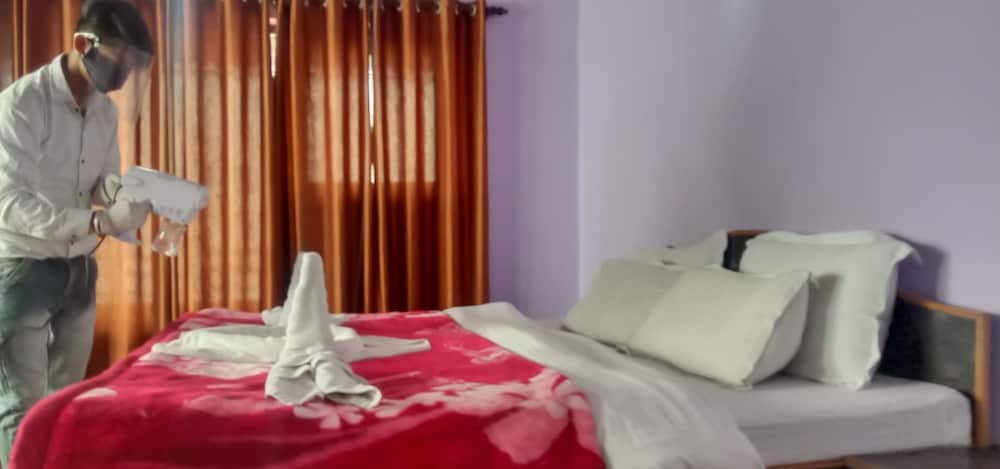 Наинитал: Lord Krishna Himalayan Hotel