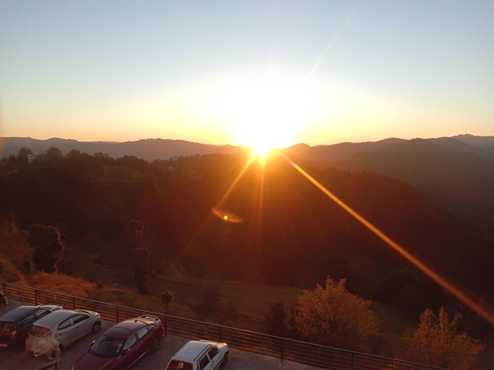 Наинитал: Lord Krishna Himalayan Hotel
