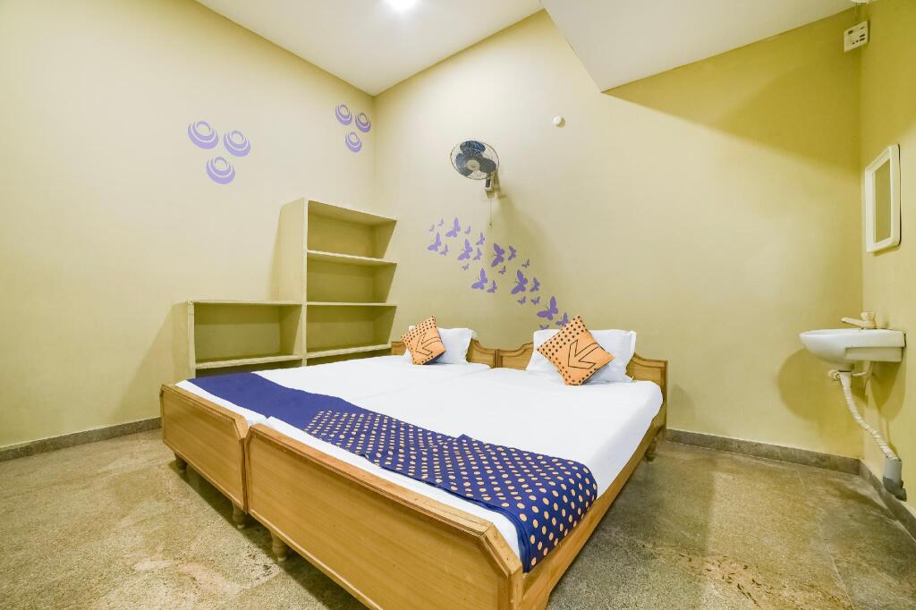 Тирупати: Bgr Gardens by OYO Rooms