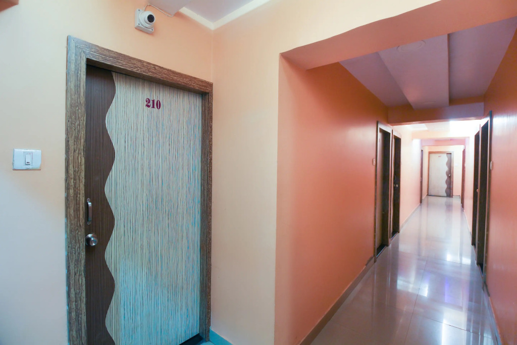 Олд-Махабалешвар: Hotel Nobel Executive by OYO Rooms