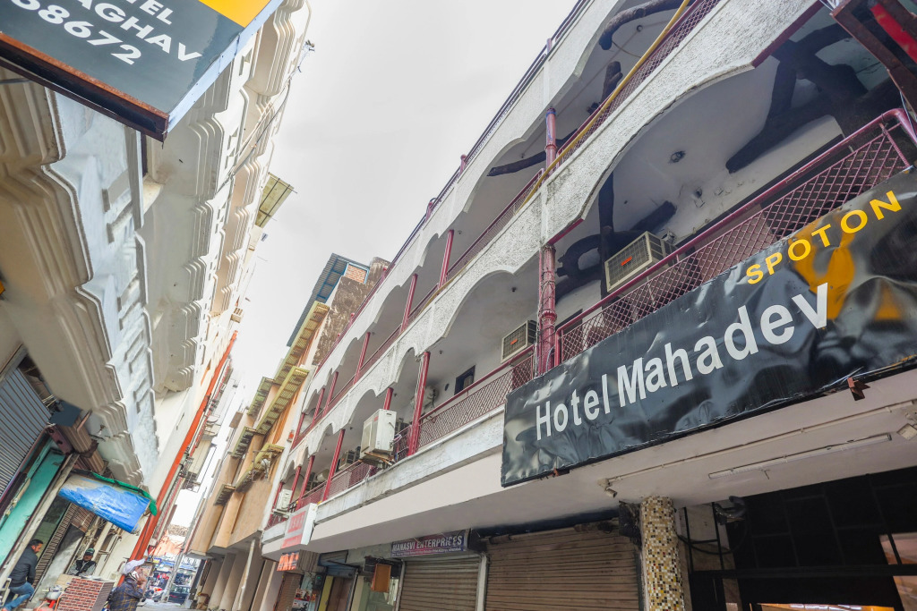 Газиабад: Hotel Mahadev By OYO Rooms