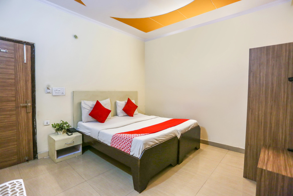 Газиабад: Hotel Mahadev By OYO Rooms