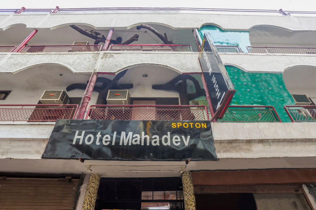 Газиабад: Hotel Mahadev By OYO Rooms