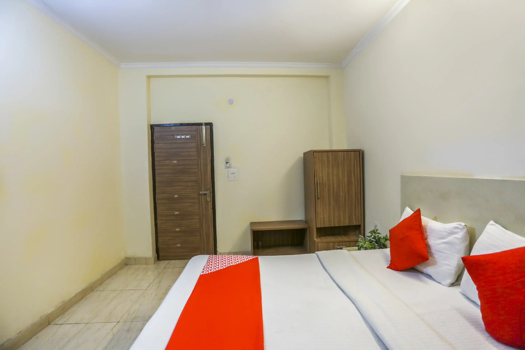 Газиабад: Hotel Mahadev By OYO Rooms