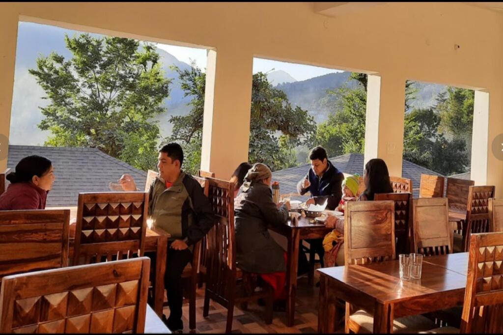 Гапткаши: Char Machan Resorts