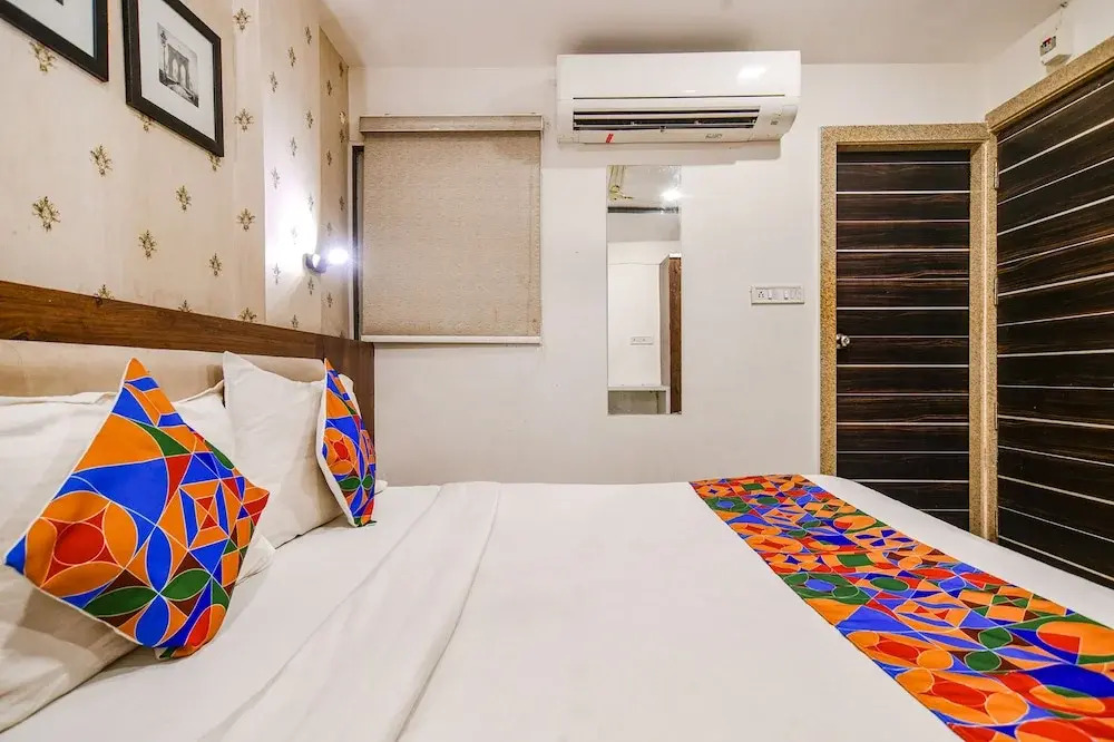 Индаур: Shree Ram Palace and Restaurant by OYO Rooms