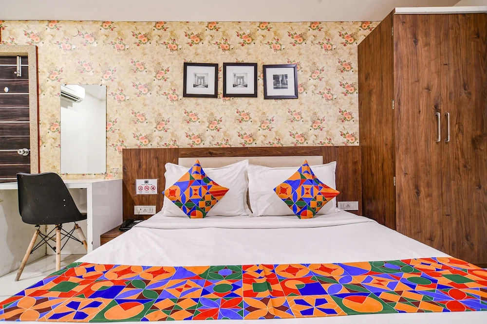 Индаур: Shree Ram Palace and Restaurant by OYO Rooms