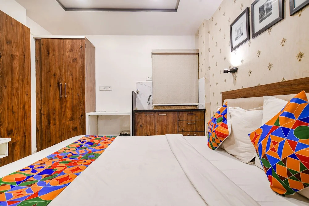 Индаур: Shree Ram Palace and Restaurant by OYO Rooms