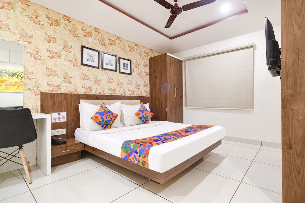 Индаур: Shree Ram Palace and Restaurant by OYO Rooms