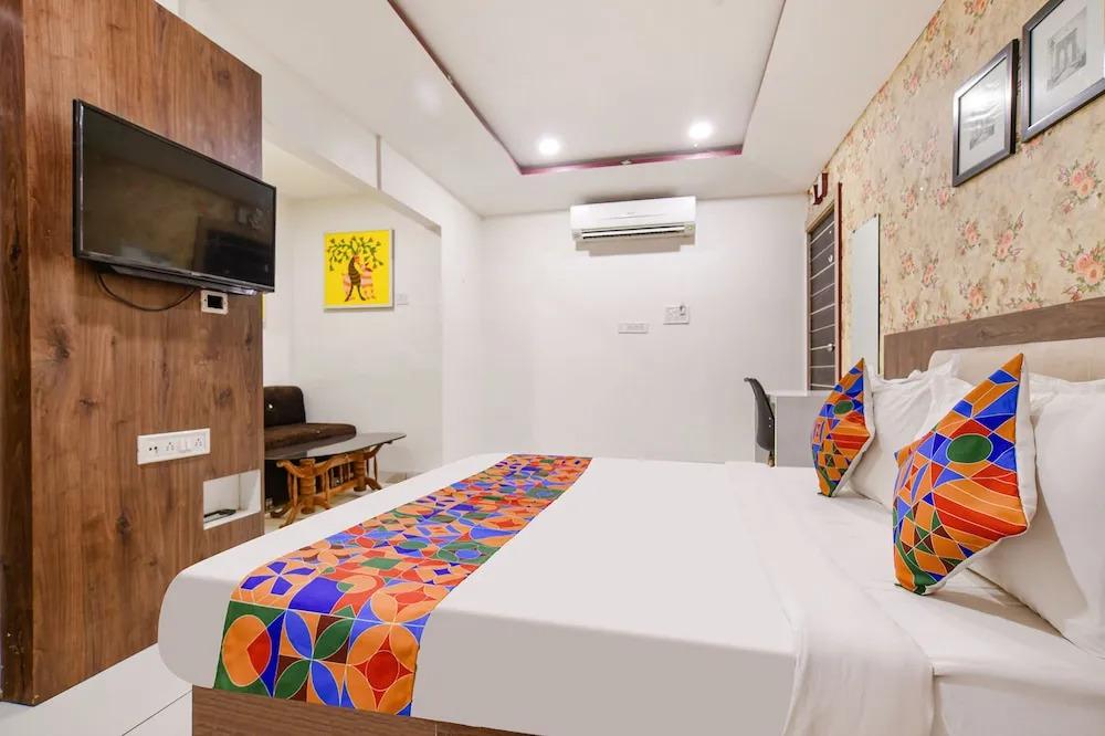Индаур: Shree Ram Palace and Restaurant by OYO Rooms