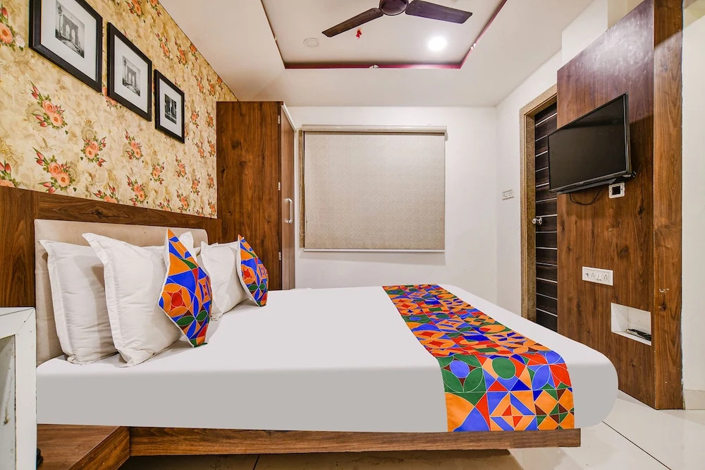 Индаур: Shree Ram Palace and Restaurant by OYO Rooms