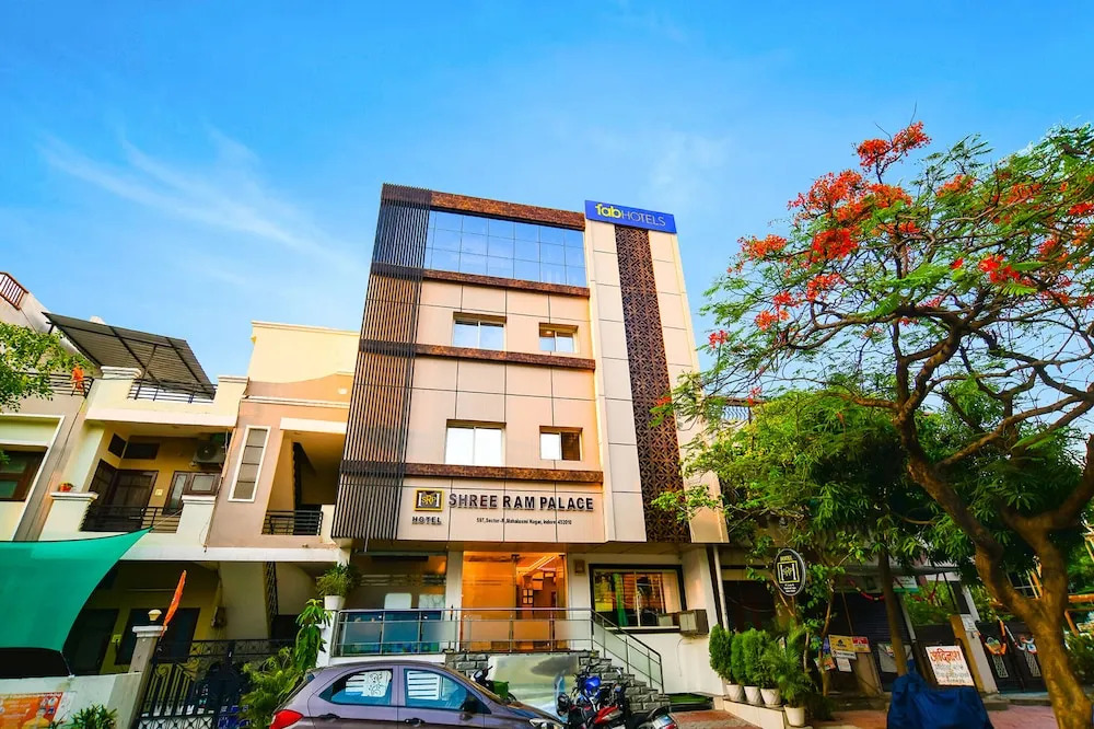 Индаур: Shree Ram Palace and Restaurant by OYO Rooms