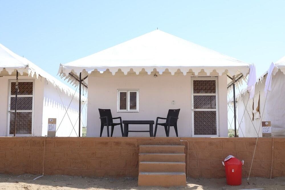 Джайсалмер: Sky Blue Desert Camp Jaisalmer