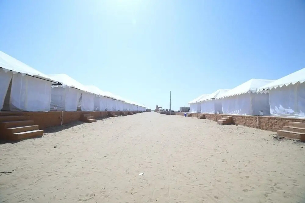 Джайсалмер: Sky Blue Desert Camp Jaisalmer