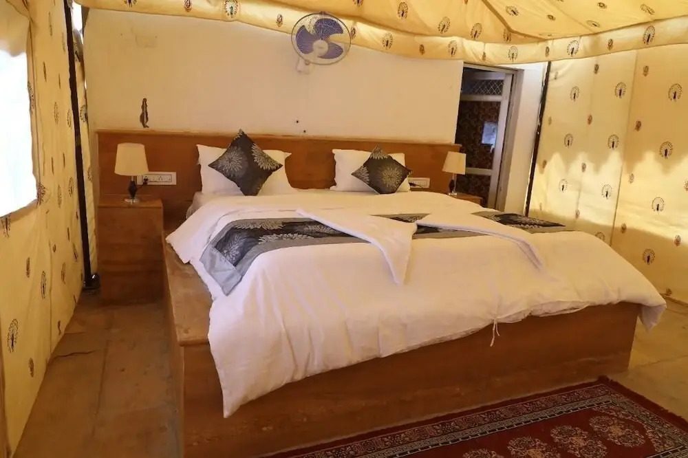 Джайсалмер: Sky Blue Desert Camp Jaisalmer
