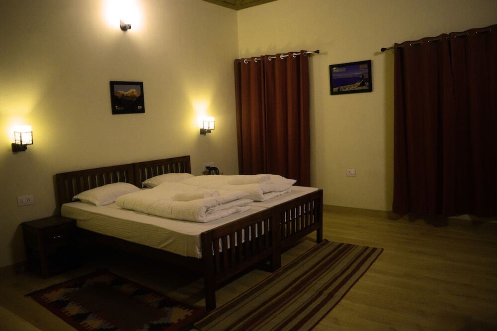 Раникхет: Majkhali Woods Ranikhet By Himalayan Eco Lodges