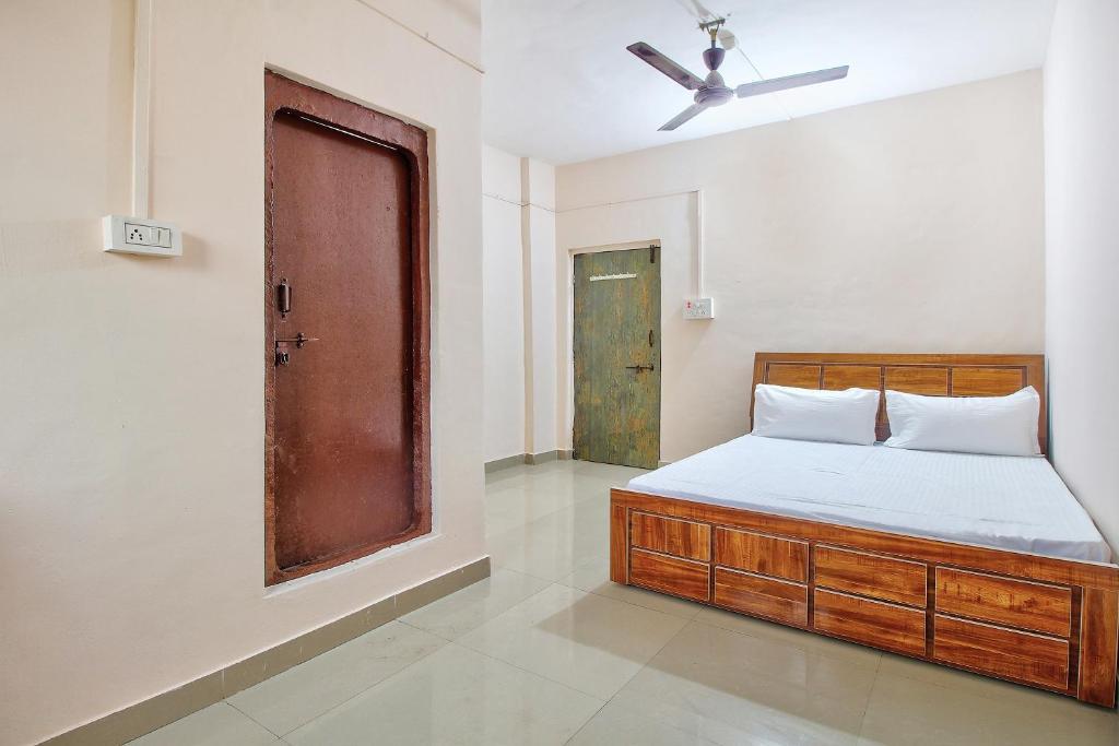 Чакан: SPOT ON 43864 Shubh Ratna Lodge SPOT
