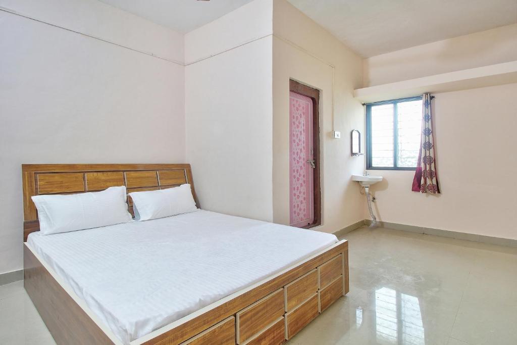 Чакан: SPOT ON 43864 Shubh Ratna Lodge SPOT