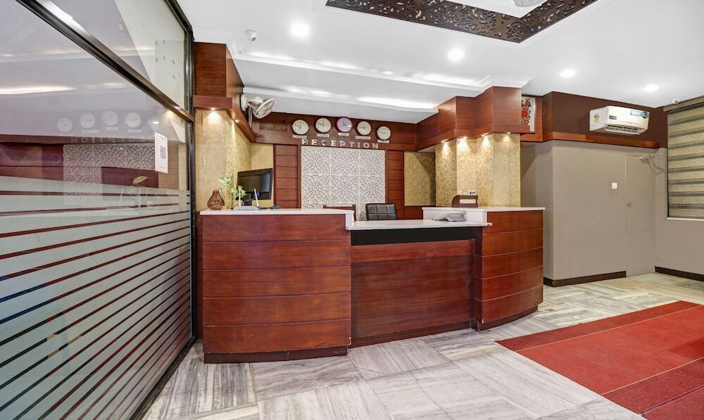 Кондотти: Capital O 48338 Darwesh Residency