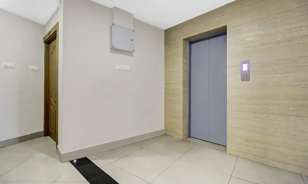 Кондотти: Capital O 48338 Darwesh Residency