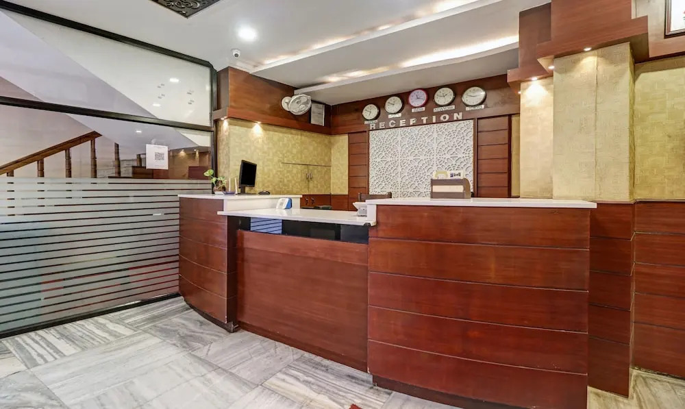 Кондотти: Capital O 48338 Darwesh Residency