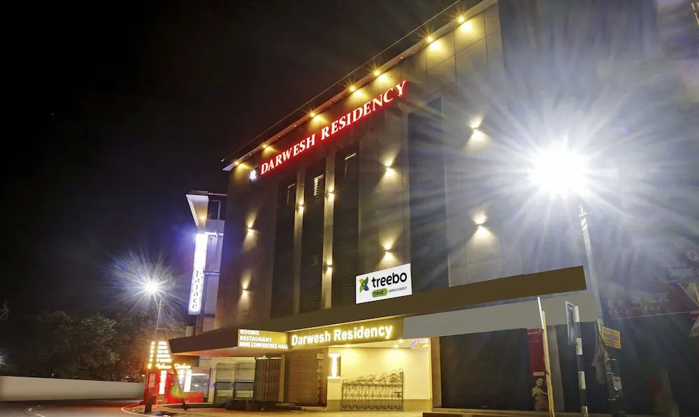 Кондотти: Capital O 48338 Darwesh Residency
