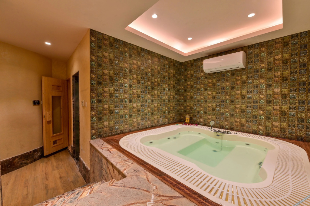 Катра: Four A Lords Resort Jammu