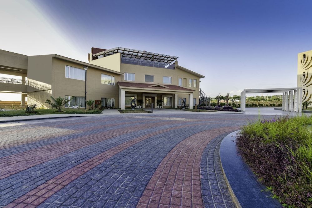 Катра: Four A Lords Resort Jammu