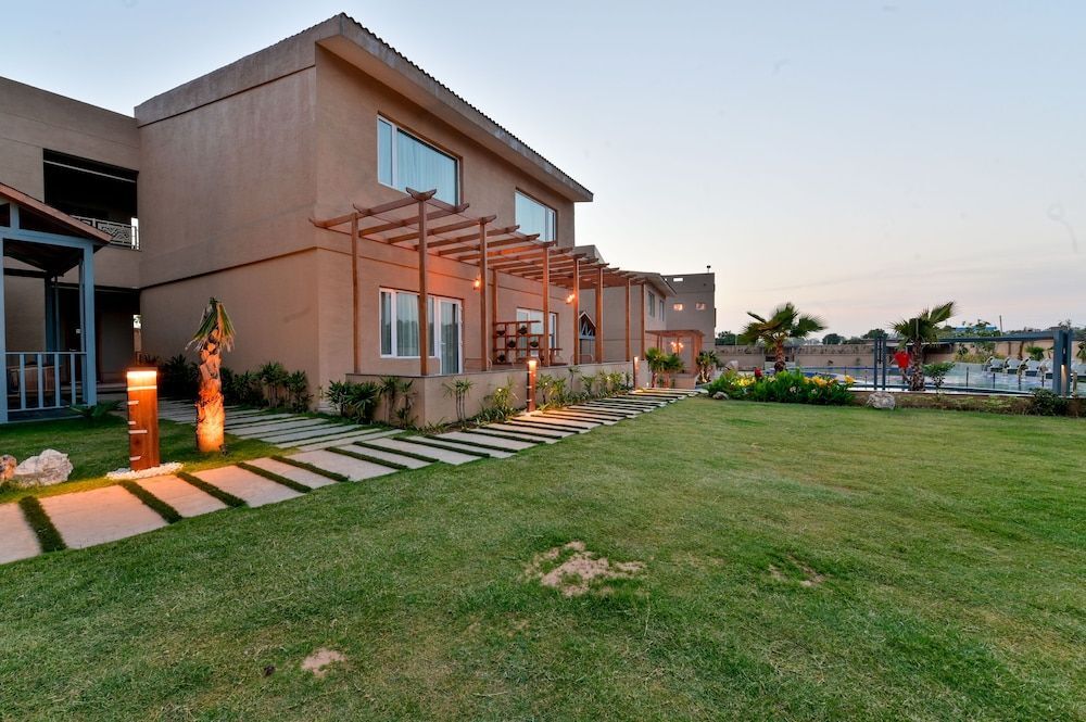 Катра: Four A Lords Resort Jammu