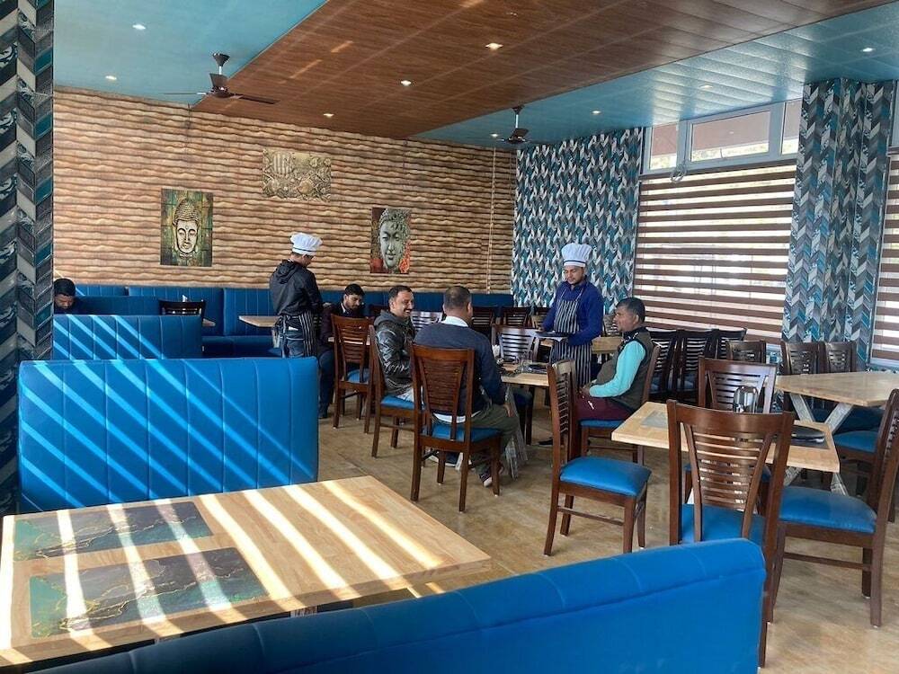 Кала Амб: P.Vee Resorts