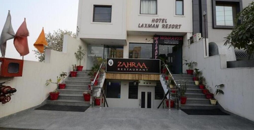Laxman Resort Agra by Goroomgo — фото 1