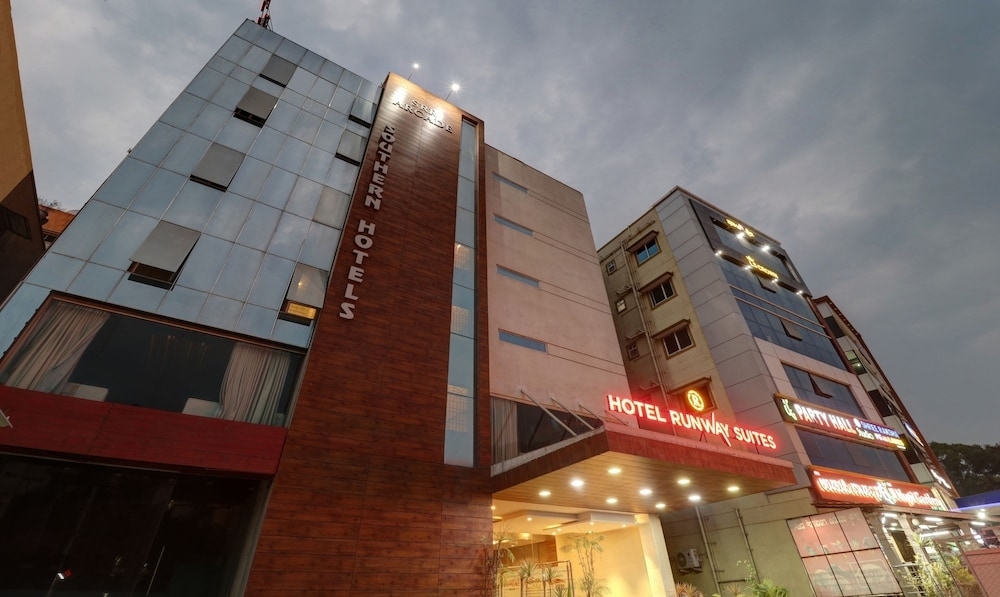 Бангалор: Treebo Tryst Hotel Runway Suites