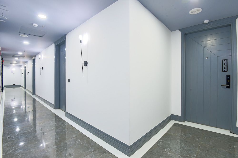 Гуруграм: BedChambers Serviced Apartment