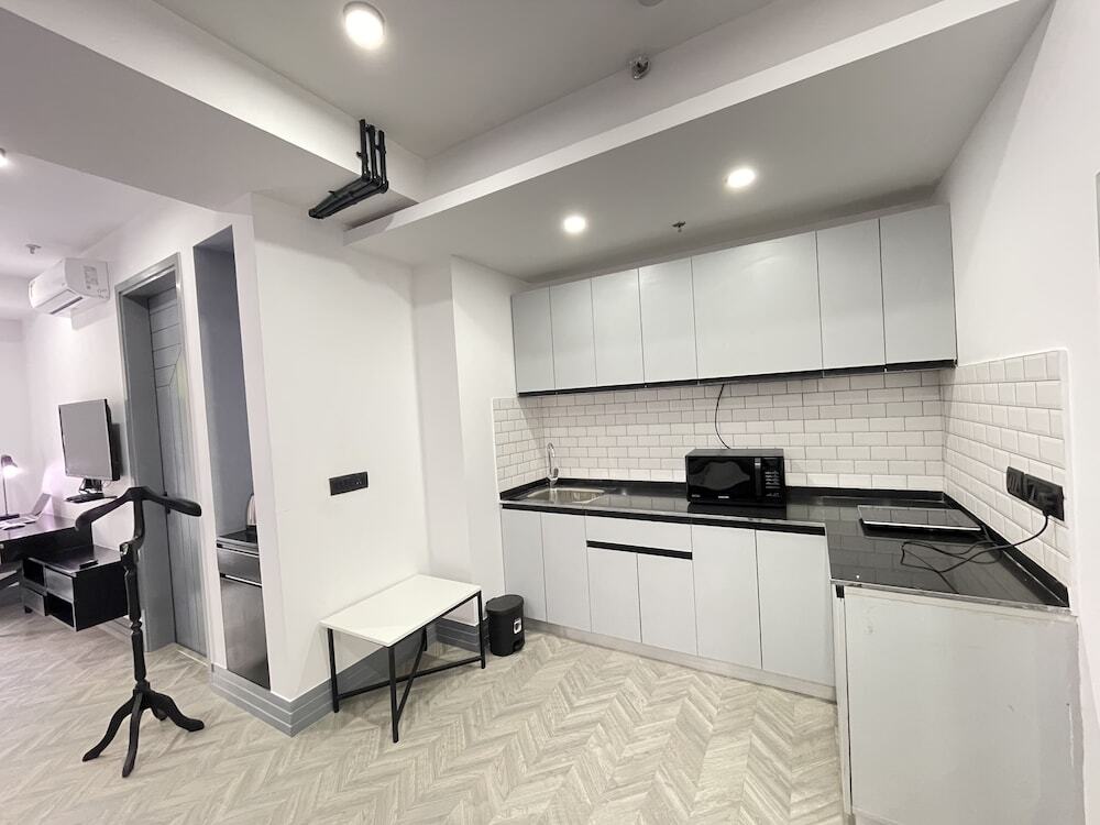 Гуруграм: BedChambers Serviced Apartment