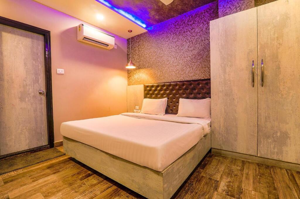 Горакхпур: FabHotel Rudra Inn & Cafe I